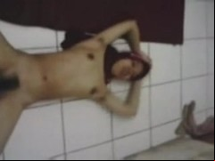 indonesian- cewek jilbab striptease 2